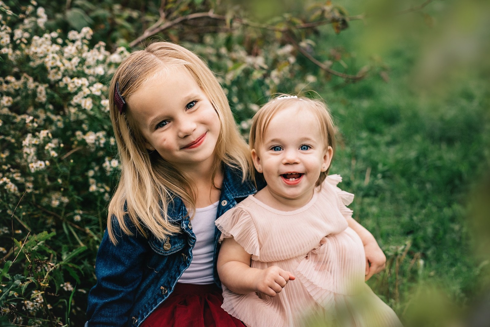 sisters outdoor photography